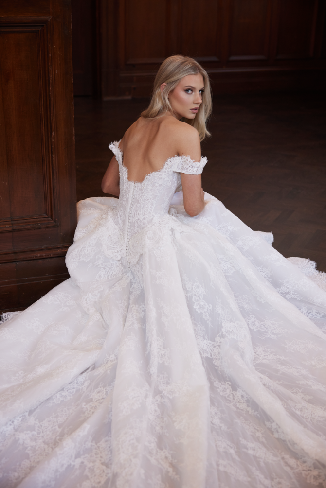 Pallas Couture Privee Style #Harmony #6 thumbnail